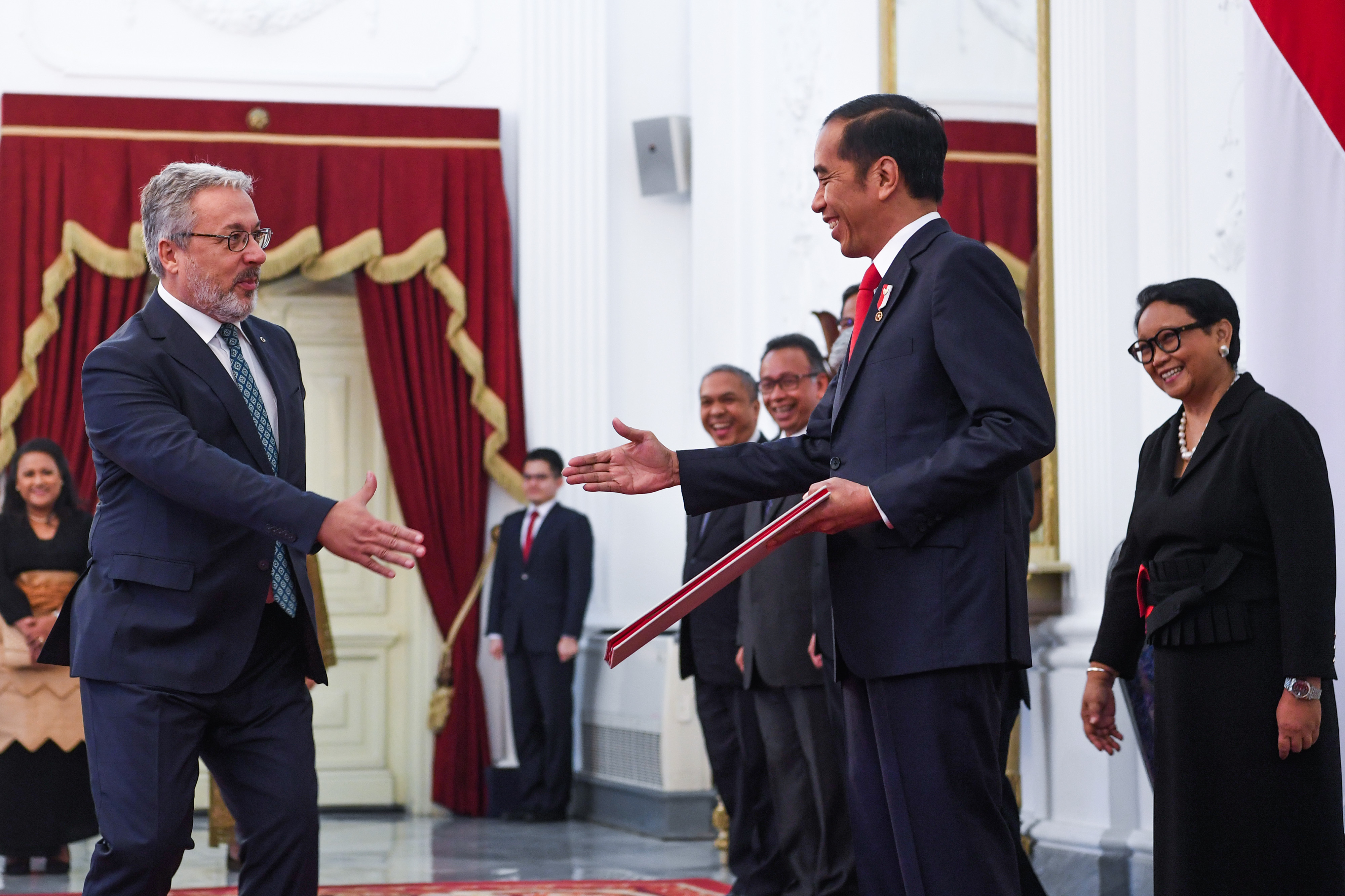 Terima 12 Dubes, Jokowi Tekankan Hubungan Bilateral