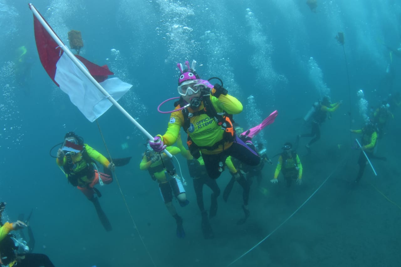 Pemecahan rekor dunia selam di Manado