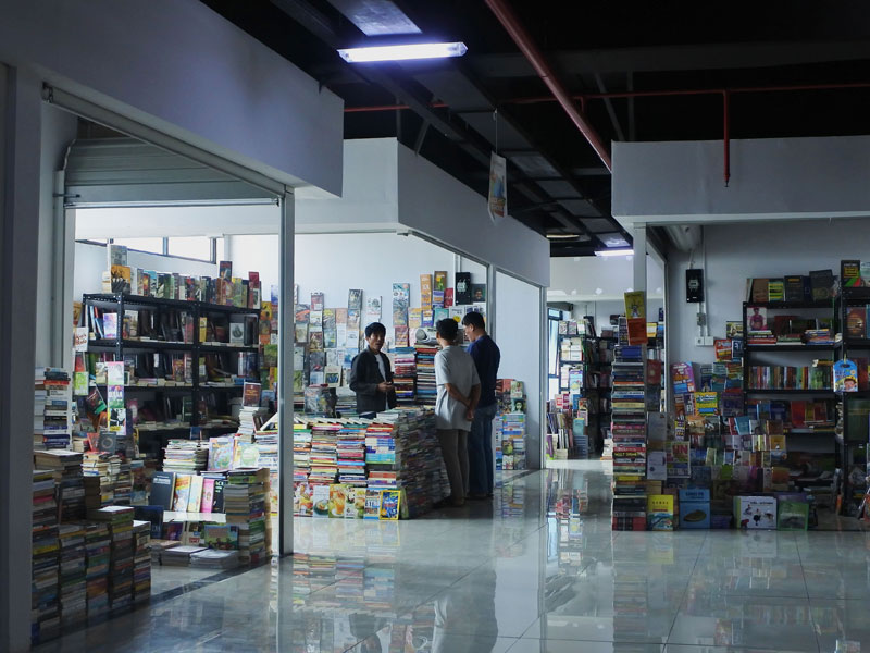 Suasana di Pasar Buku Kenari, Salemba, Jakarta Pusat.