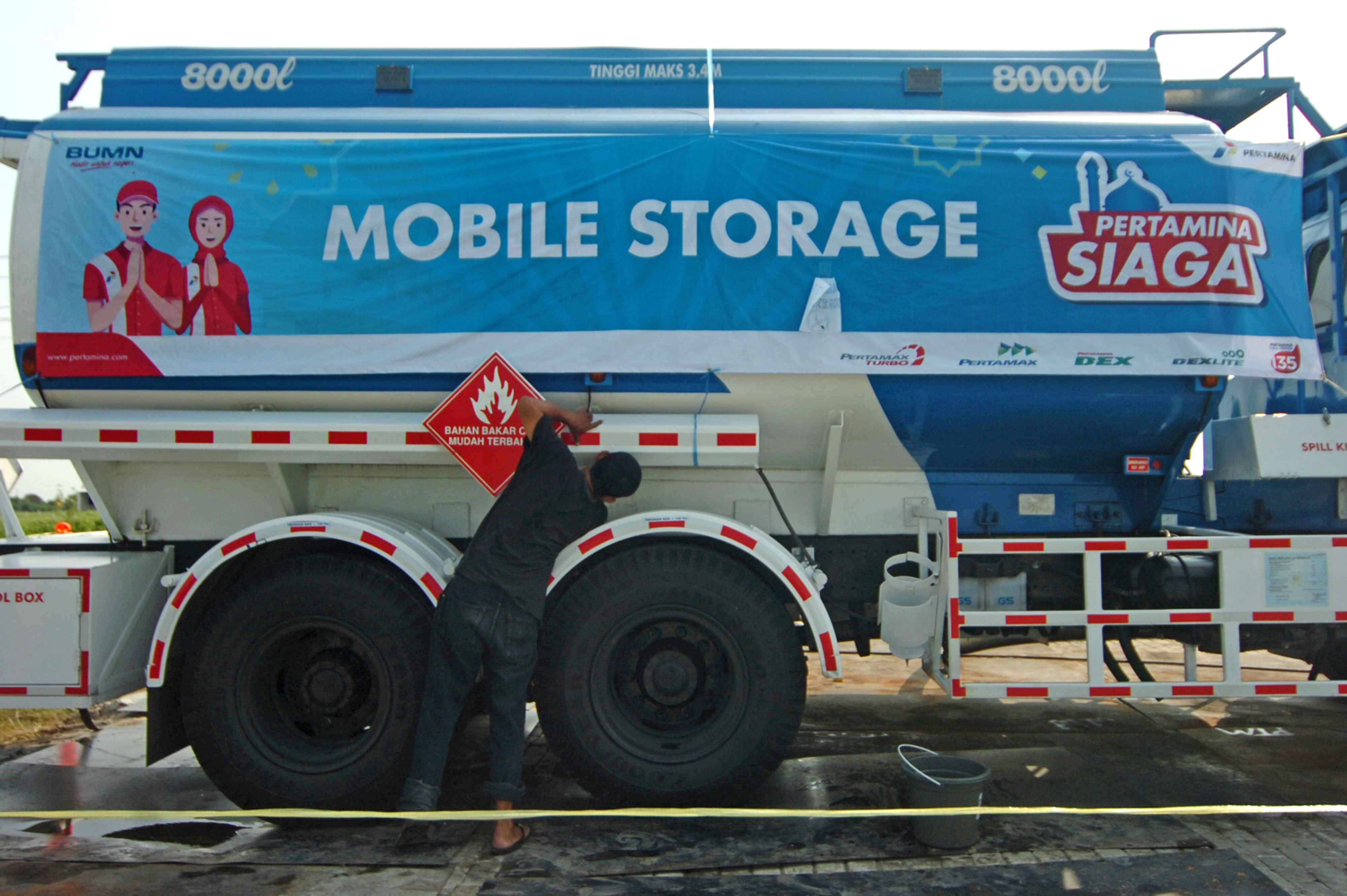 Truk Pertamina Siaga milik PT. Pertamnia, BUMN yang ikut menerima PMN