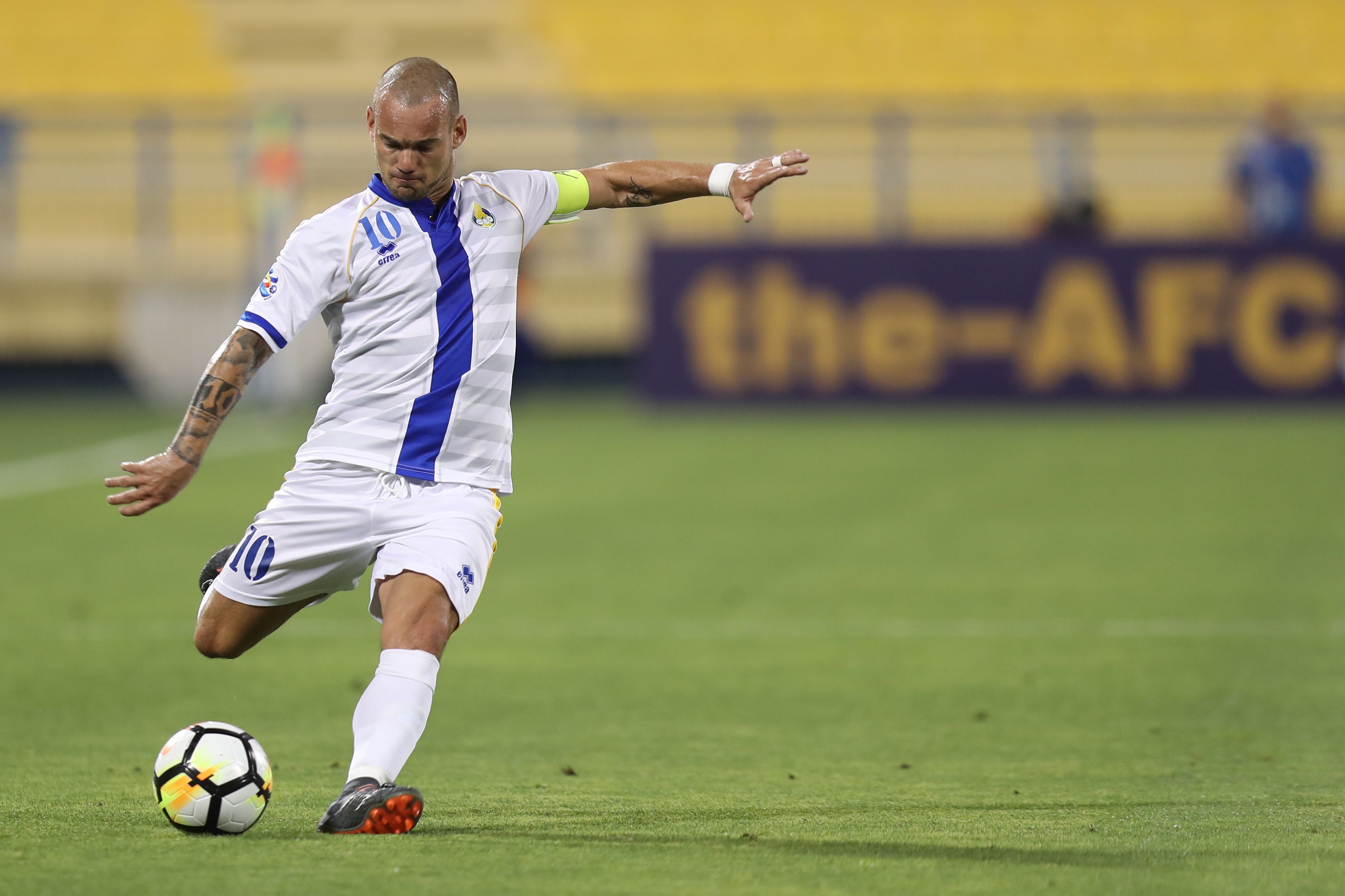 Penyerang Belanda Al Gharafa Wesley Sneijder dan mantan pemain Real Madrid dan Inter Milan