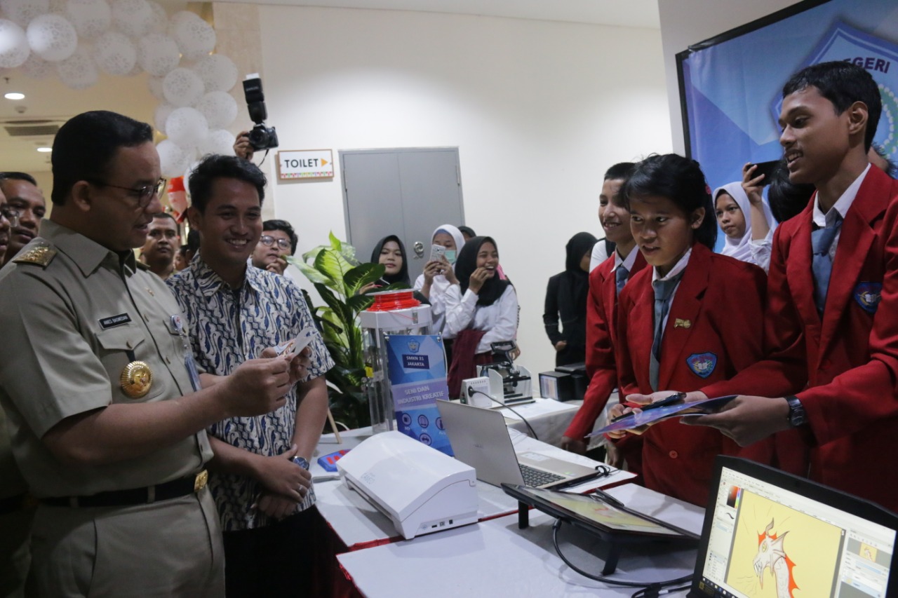 Gubernur DKI Jakarta Anies Baswedan membuka kegiatan Job Matching dan SMK Expo 2019, Senin (19/8) pagi. 