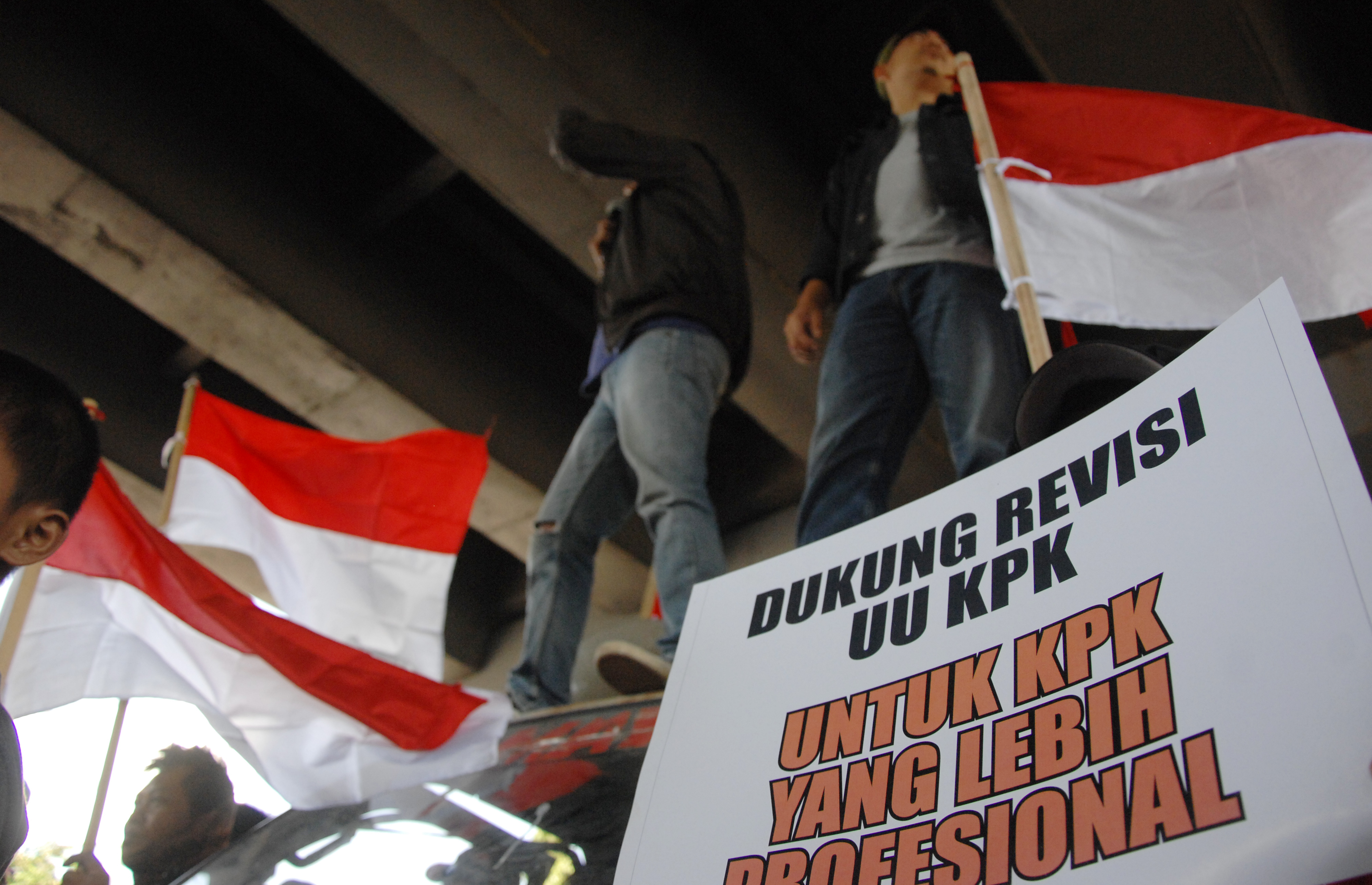 Aksi mendukung revisi UU KPK