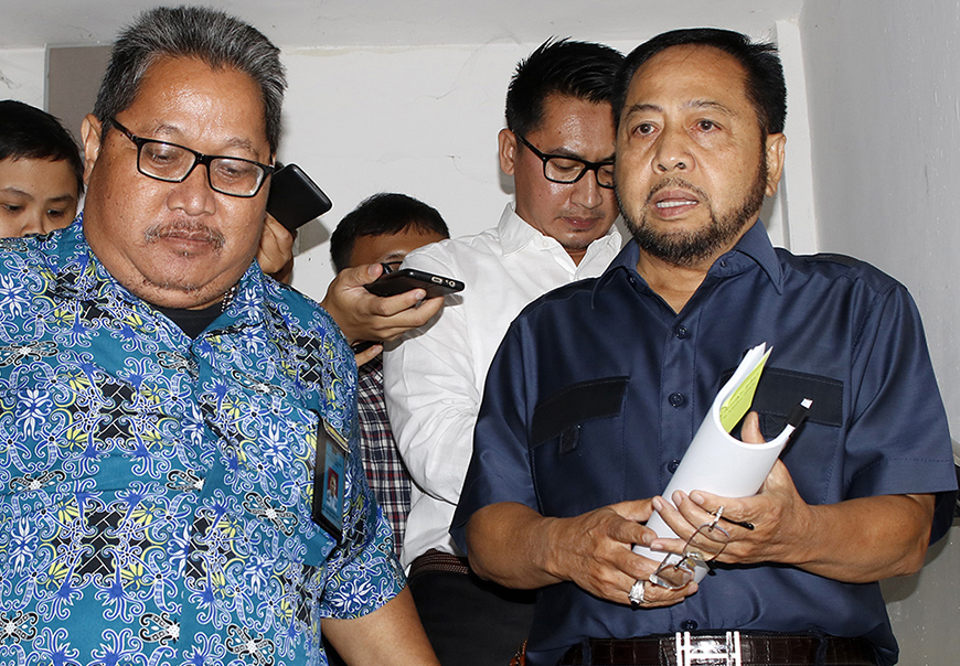  Terpidana kasus E-KTP Setya Novanto (kanan) dikawal petugas Lapas Sukamiskin.