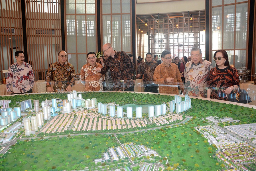 Kawasan Jakarta Garden City dalam bentuk maket terdapat di Sales Gallery JGC