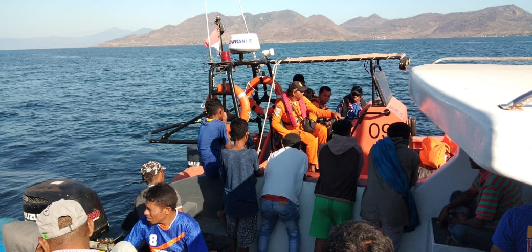 Tim SAR gabungan masih melakukan pencarian terhadap Sulaiman yang hilang setelah kapalnya ditabrak KM Fantasy Express 88