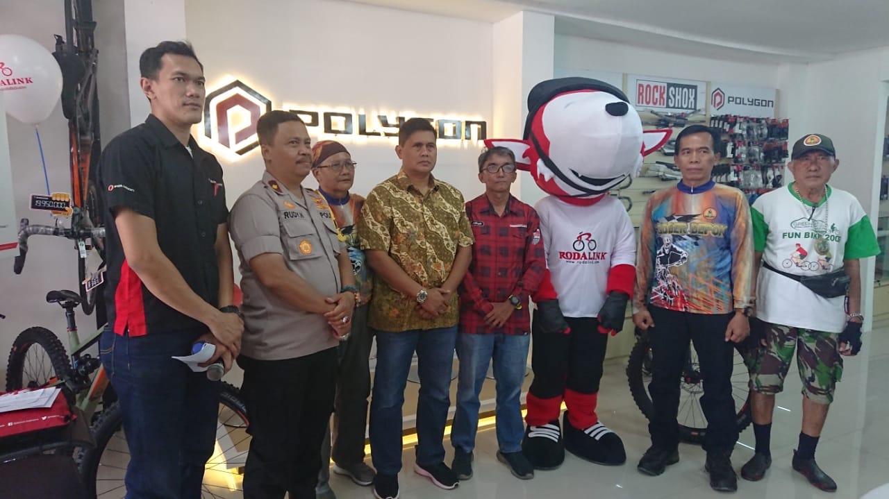Pembukaan toko sepeda Rodalink di Cijantung, Jakarta Timur, Sabtu (14/9).