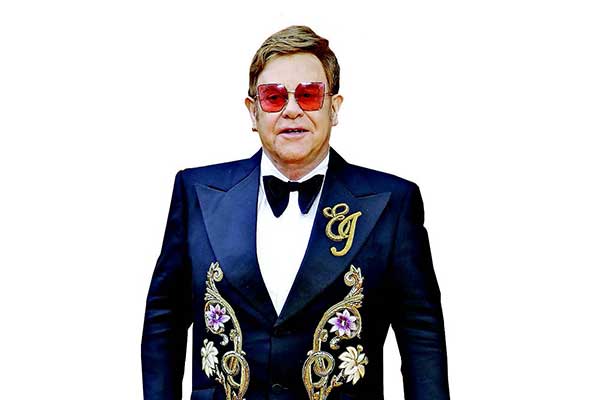 Penyanyi kebangsaan Inggris Elton John