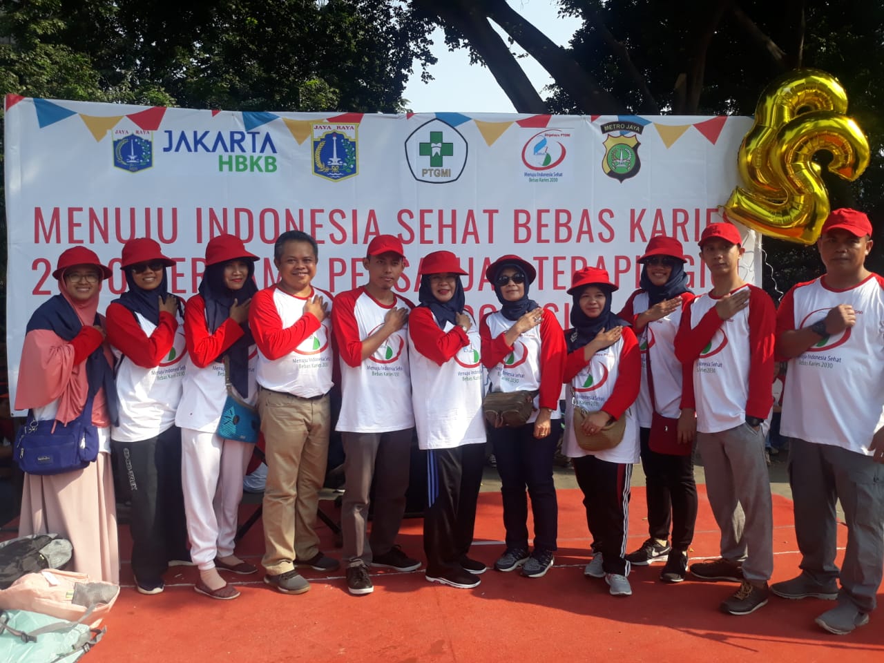 DPP PTGMI menggelar bakti sosial, edukasi kesehatan, serta jalan sehat bersama di kawasan CFD Sudirman Jakarta, Minggu (1/9). 