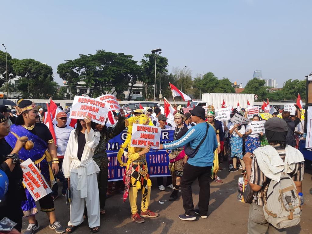 Massa MPD mengapresiasi pengesahan Undang-Undang KPK