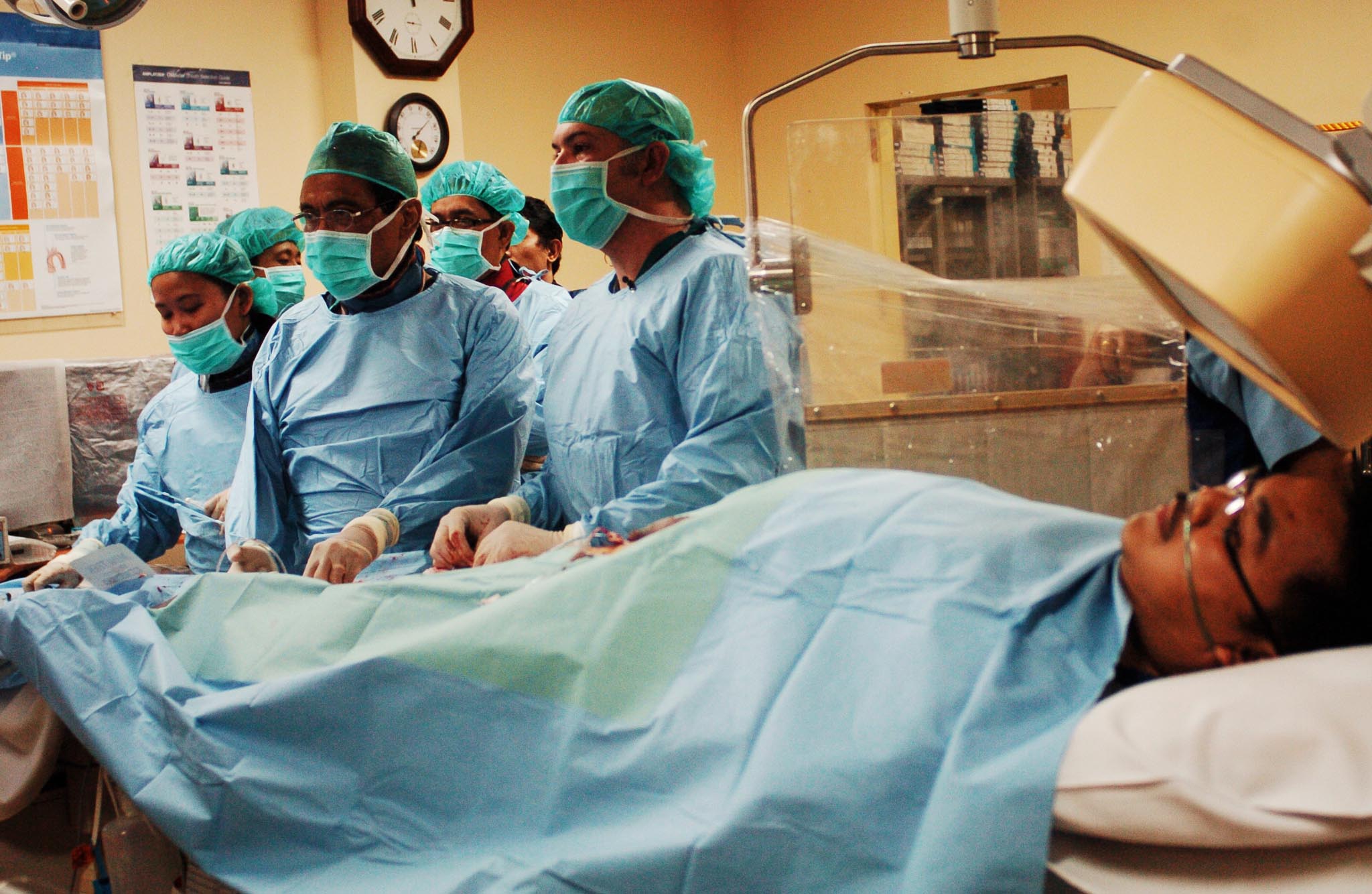 Seorang pasien sedang menjalani operasi jantung koroner di sebuah rumah sakit swasta di Jakarta.