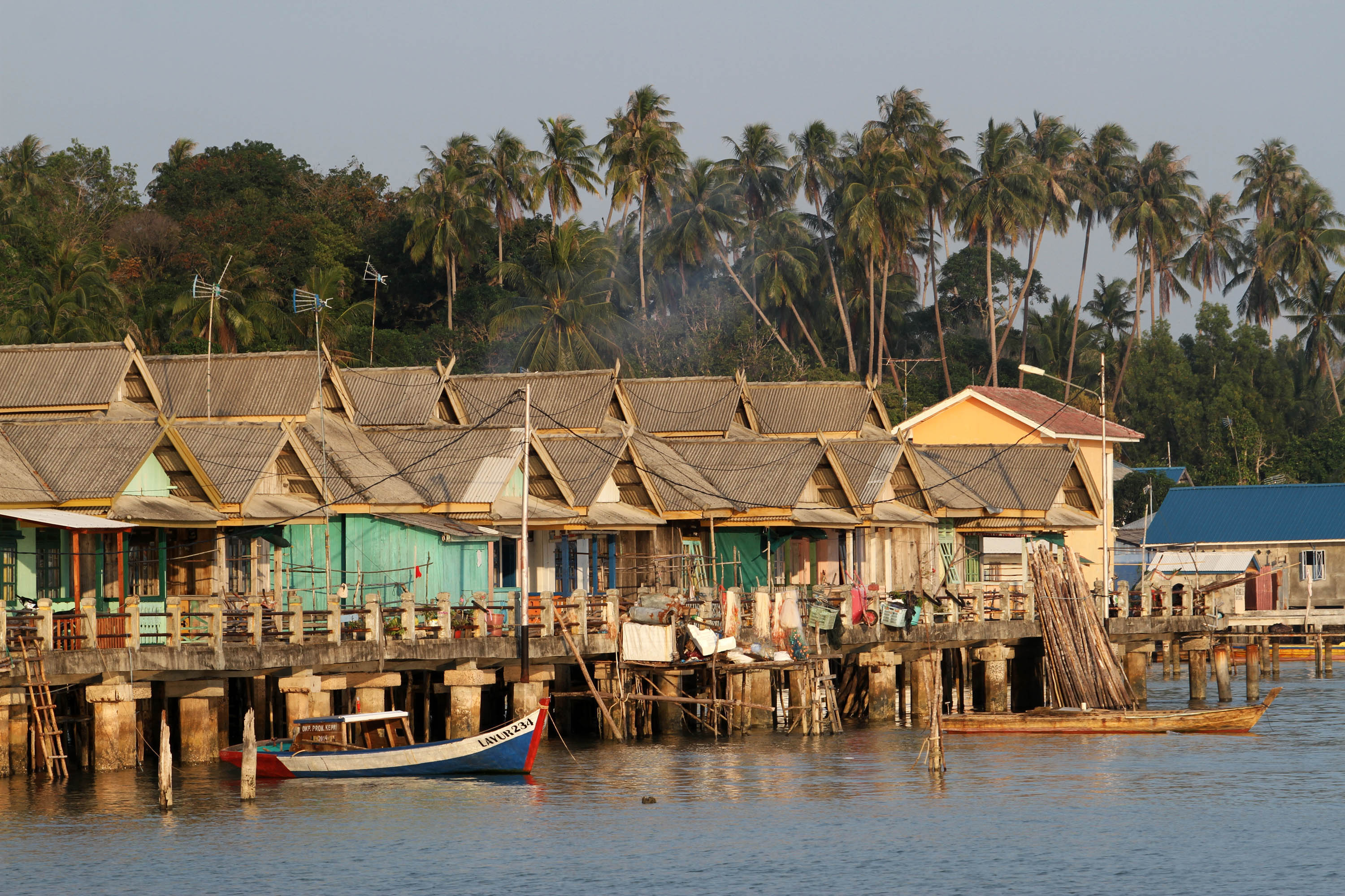 Rumah-rumah nelayan di Pulau Penyengat yang kini dinobatkan sebagai Pulau Perdamaian Dunia