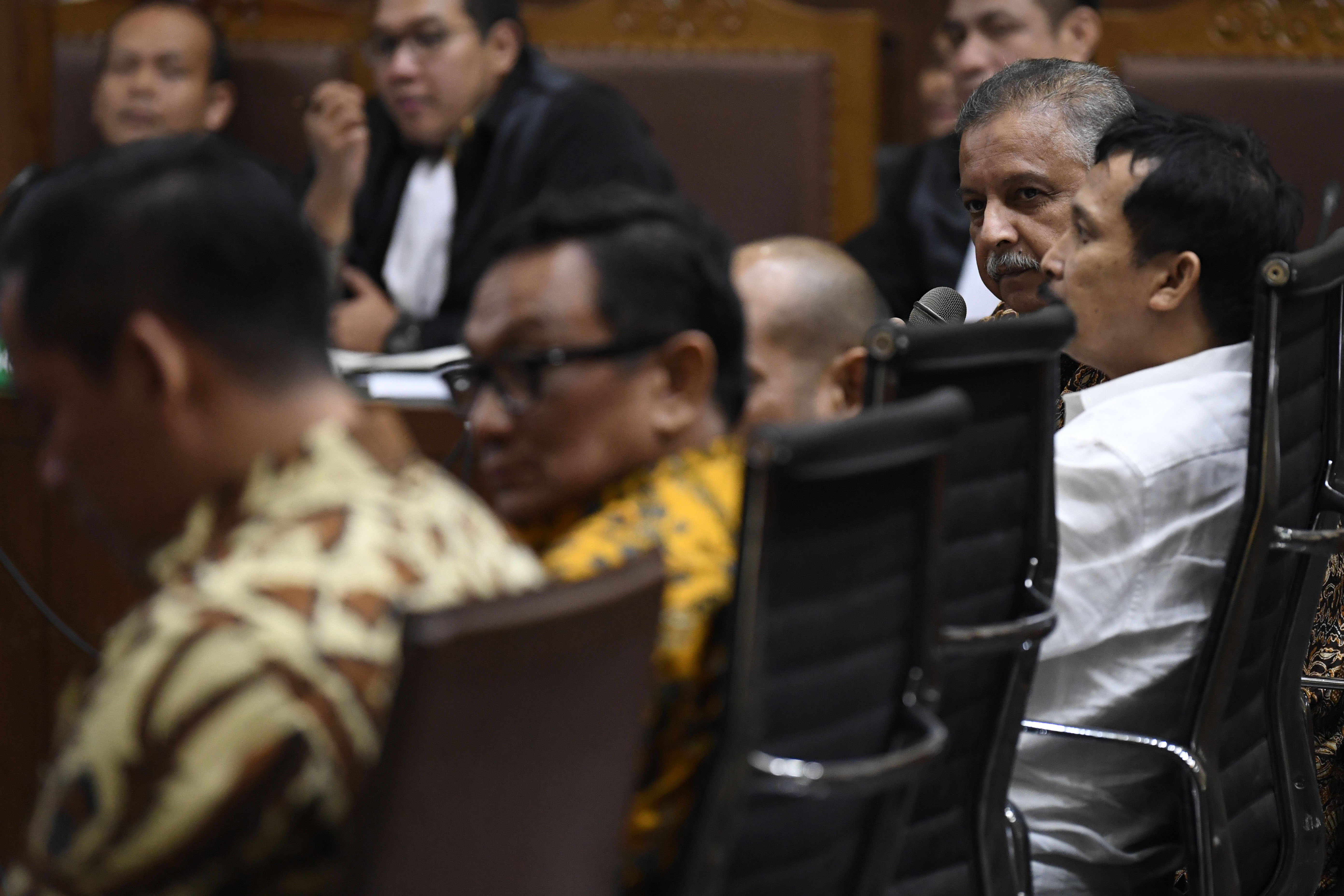 Mantan Dirut PLN Sofyan Basir saat menjadi saksi untuk terdakwa kasus gratifikasi Bowo Sidik Pangarso di Pengadilan Tipikor