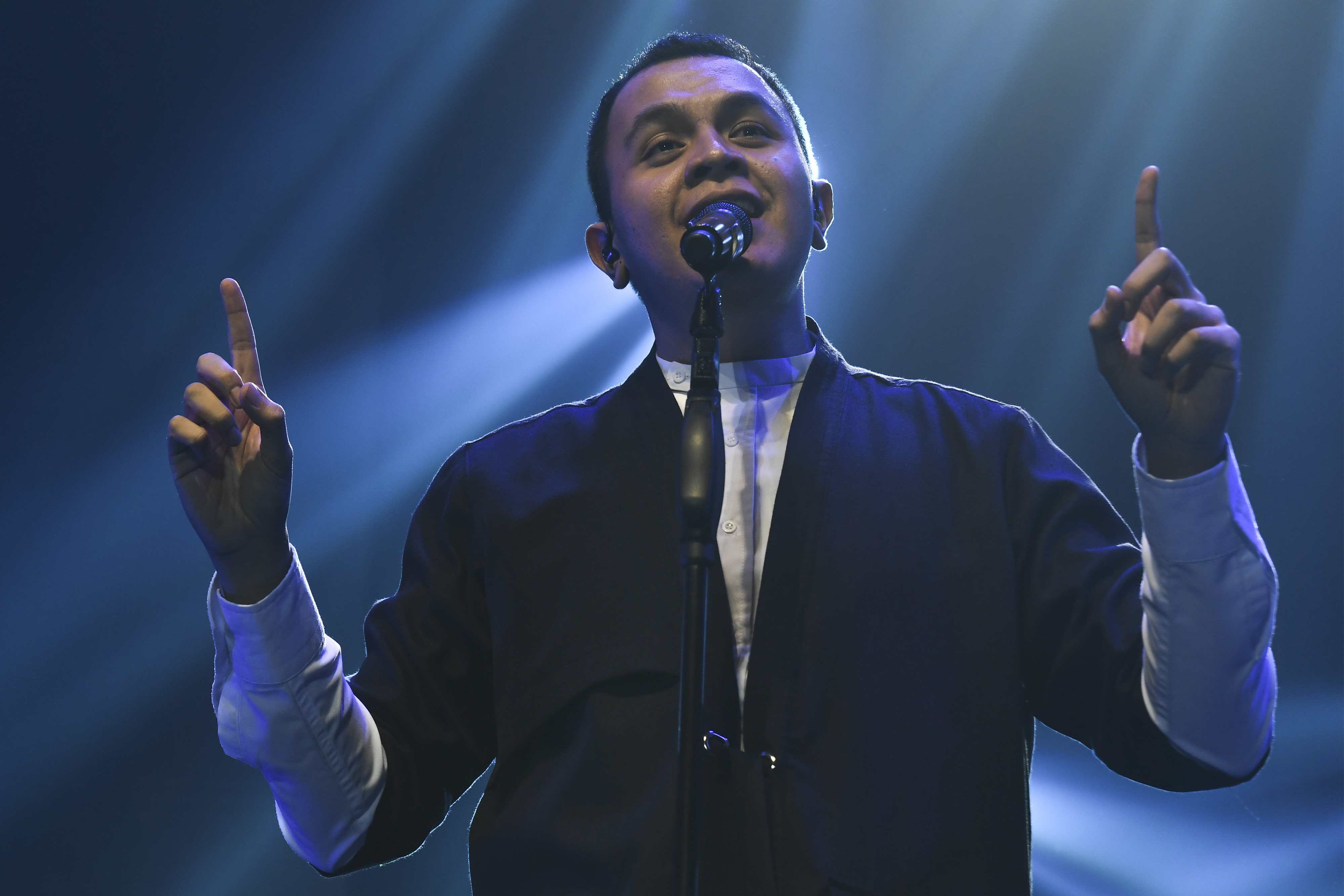 Penyanyi Tulus saat konser One Intimate Night Show di The Kasablanka Hall, Jakarta, 30 Juli 2019.