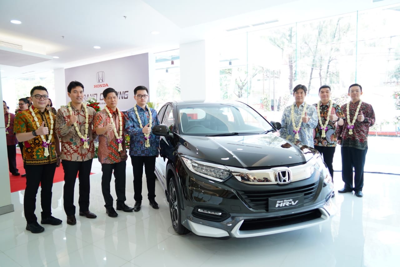 Dealer Honda Prisma HR Muhammad berdiri di atas bangunan enam lantai dengan luas bangunan hingga 9.987 m2. 
