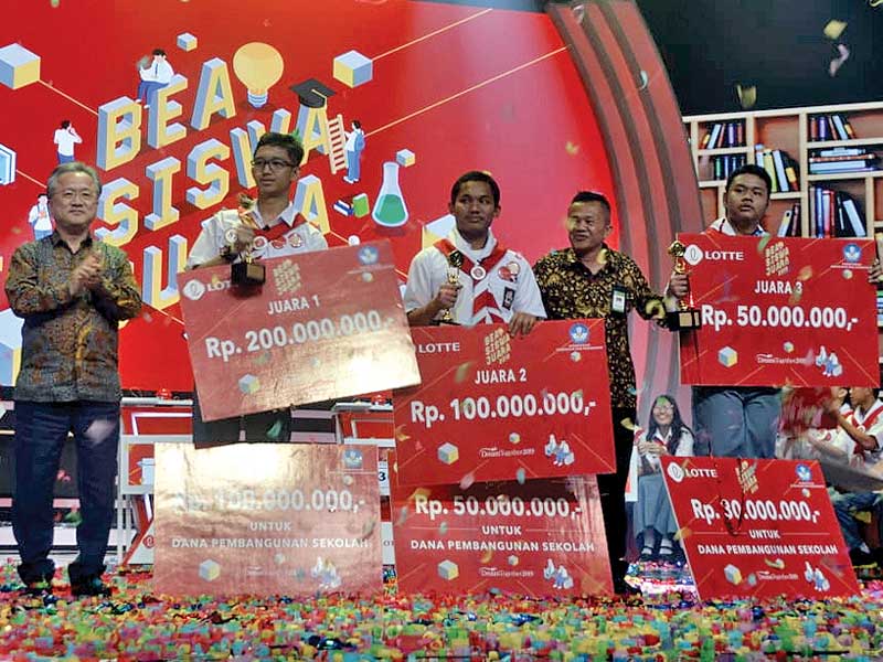 10 Siswa Terbaik Sabet Beasiswa LOTTE