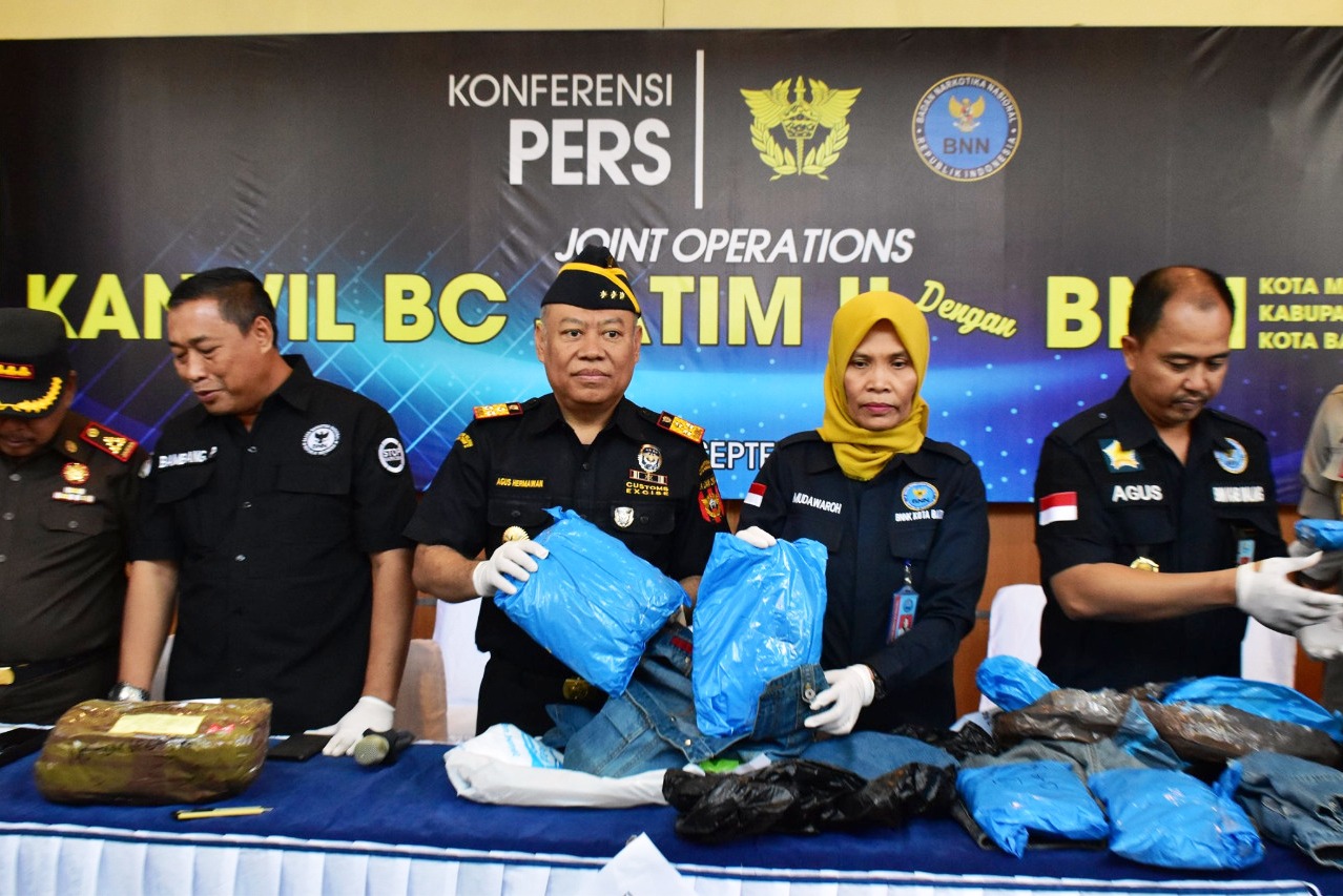 Joint Operation Bea Cukai dan BNN Bongkar Sindikat Ganja di Malang