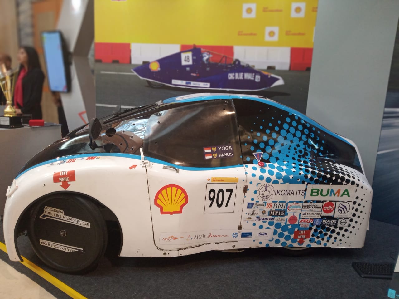 Mobil berbahan bakar hidrogen Antasena FCH 1.0