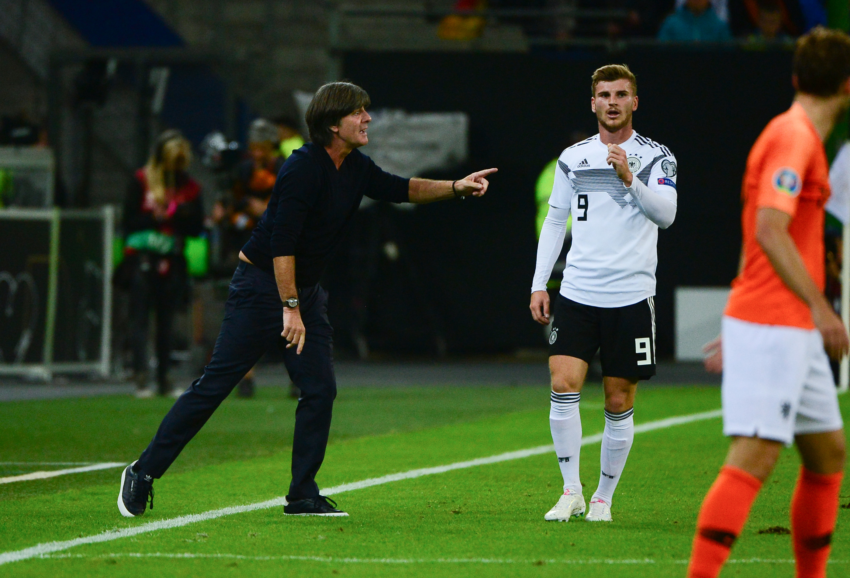 Pelatih Jerman Joachim Loew bereaksi dari sela-sela saat pertandingan sepak bola kualifikasi Grup C UEFA Euro 2020 antara Jerman dan Belanda