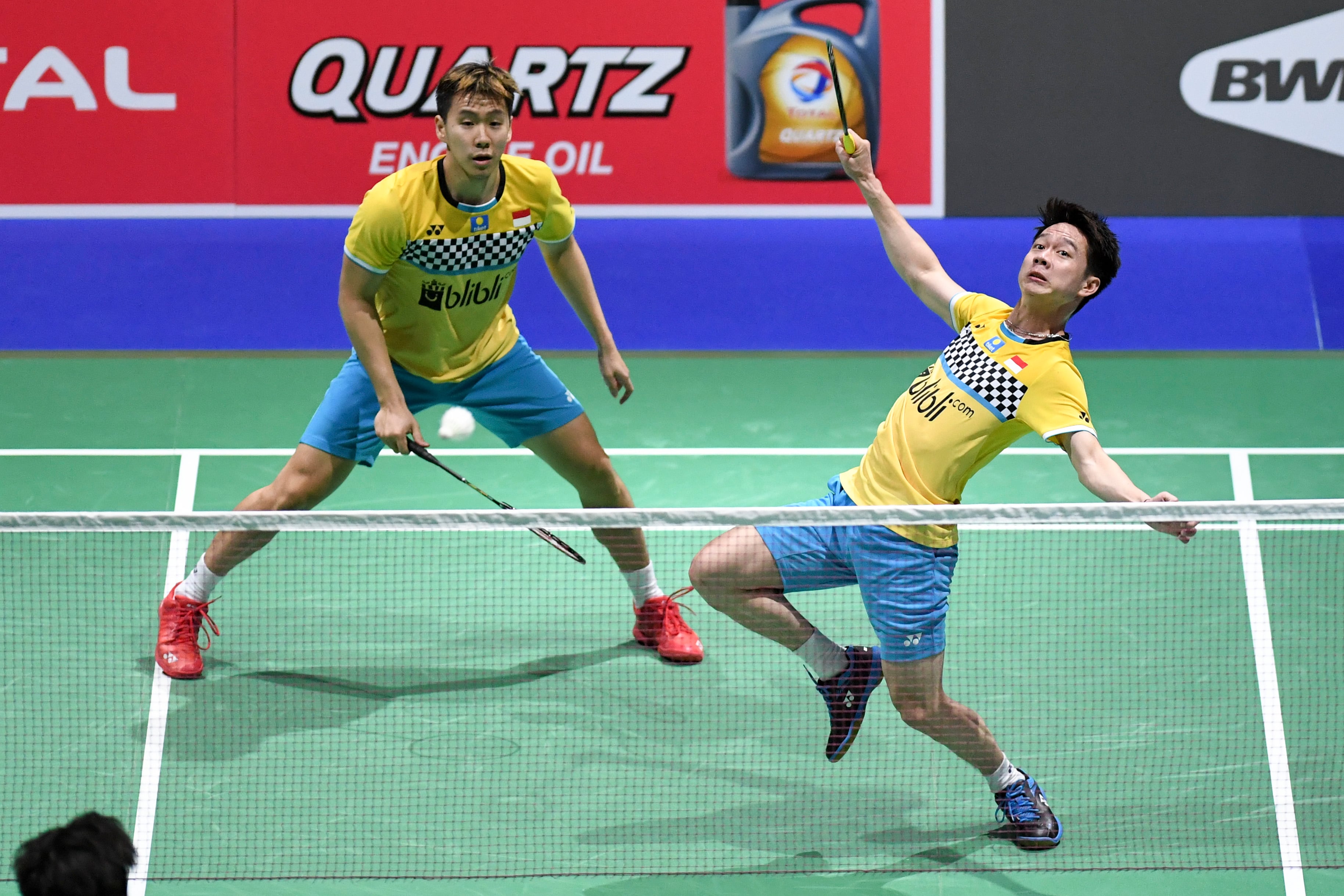 Ganda putra Indonesia Kevin Sanjaya Sukamuljo (kanan) dan Marcus Fernaldi Gideon
