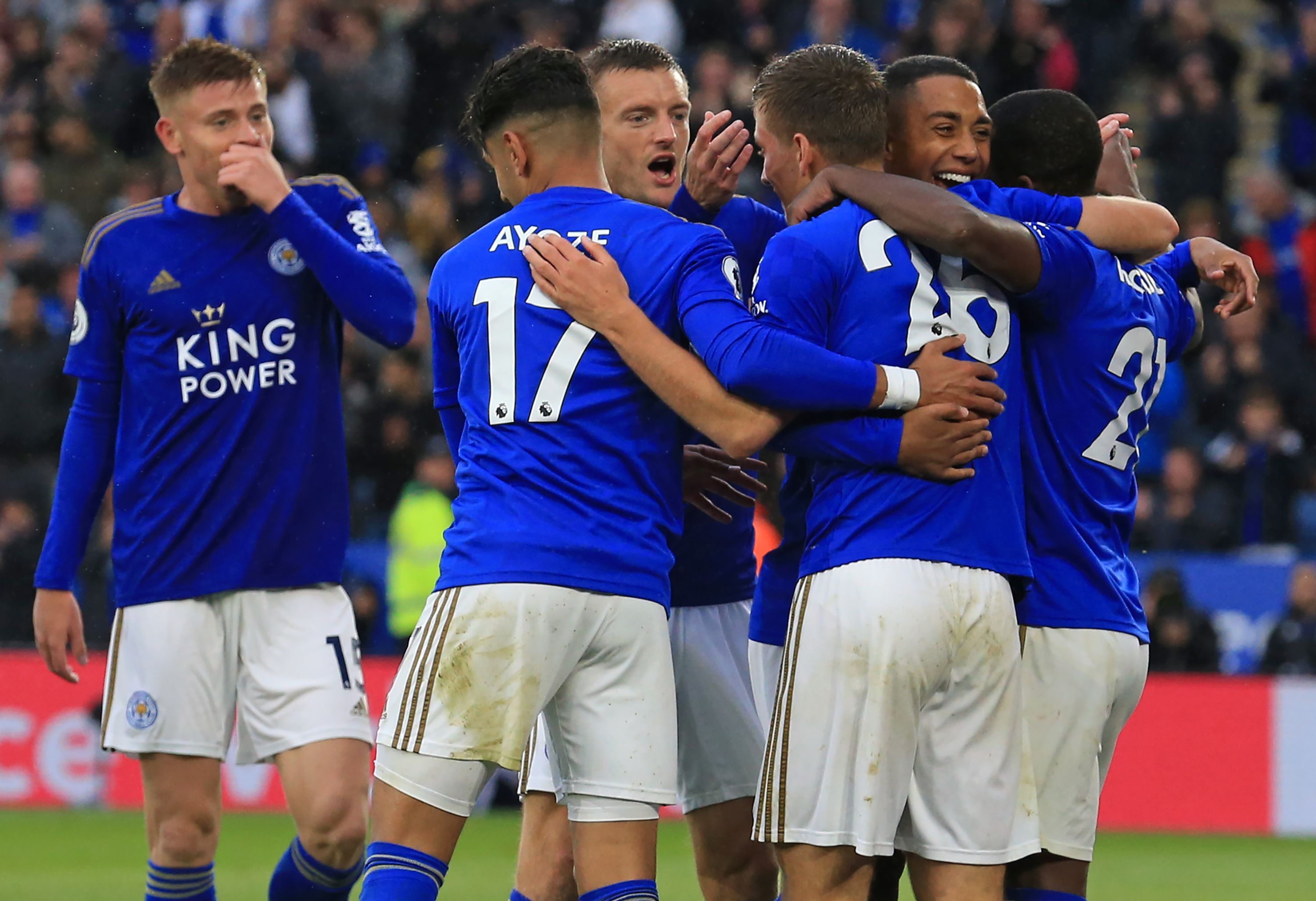 Selebrasi para pemain Leicester City usai mencetak gol ke gawang Newcastle United dalam laga lanjutan Liga Primer Inggris