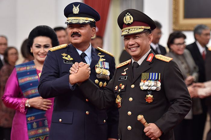 Panglima TNI Mar­sekal Hadi Tjahjanto dan Kapolri Jenderal Tito Karnavian.