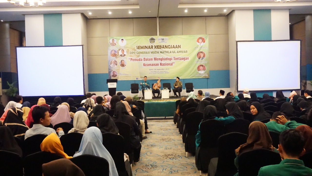 Seminar kebangsaan bertema 'Pemuda Dalam Menghadapi Tantangan Keamanan Nasional'. 