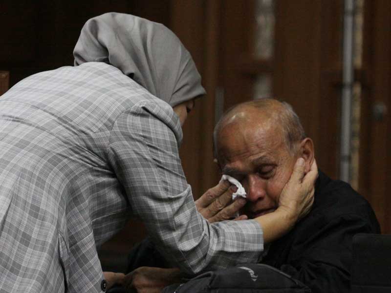 Kivlan Menangis Jelang Sidang Perdana