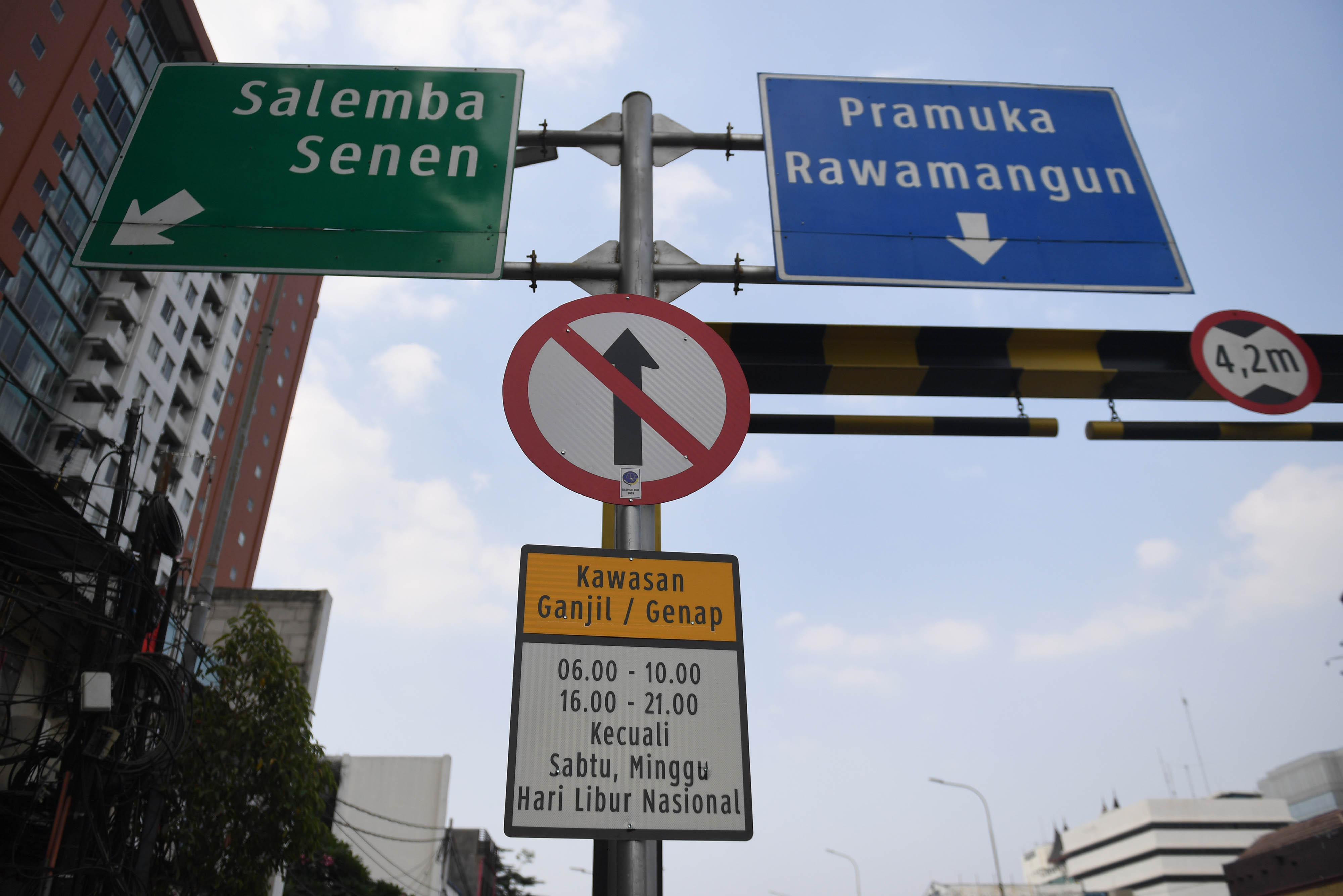 Pemprov DKI Jakarta secara resmi akan memberlakukan perluasan kawasan ganjil-genap di 25 ruas jalan pada hari Senin, 9 September 2019