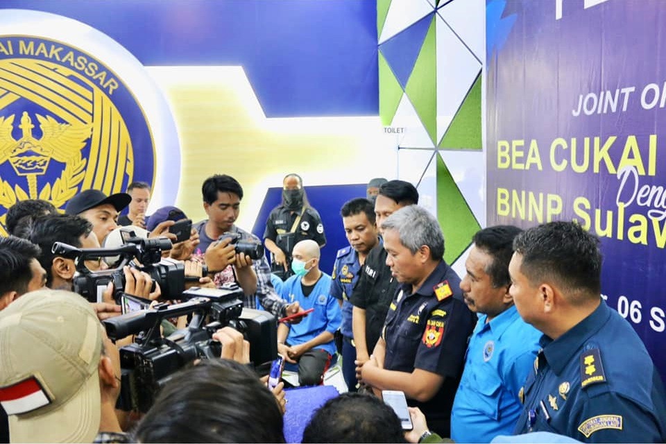 Bea Cukai dan BNN Kejar Penyelundup Ganja Bermodus Barang Kiriman