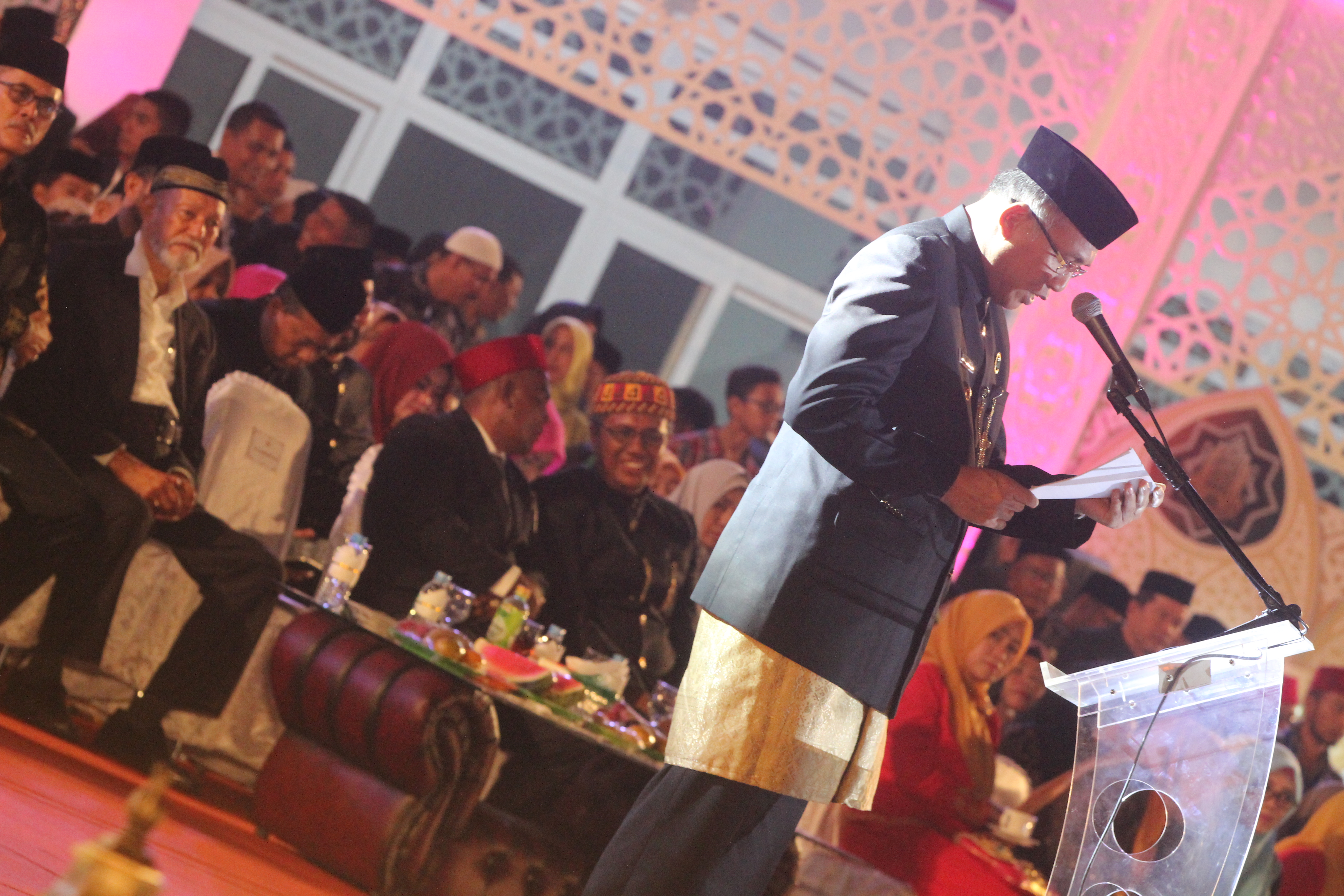 Plt Gubernur Aceh  Nova Iriansya saat membuka MTQ Tingkat Provinsi Aceh 