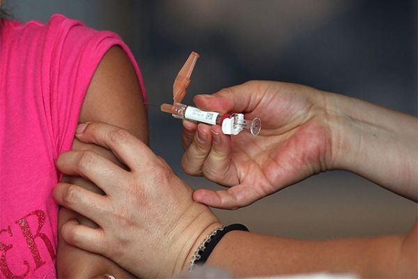 Vaksinasi sangat dibutuhkan untuk mencegah penyakit menular seperti Hepatitis A.