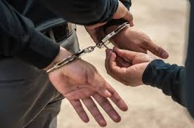 Penangkapan oleh aparat hukum. 