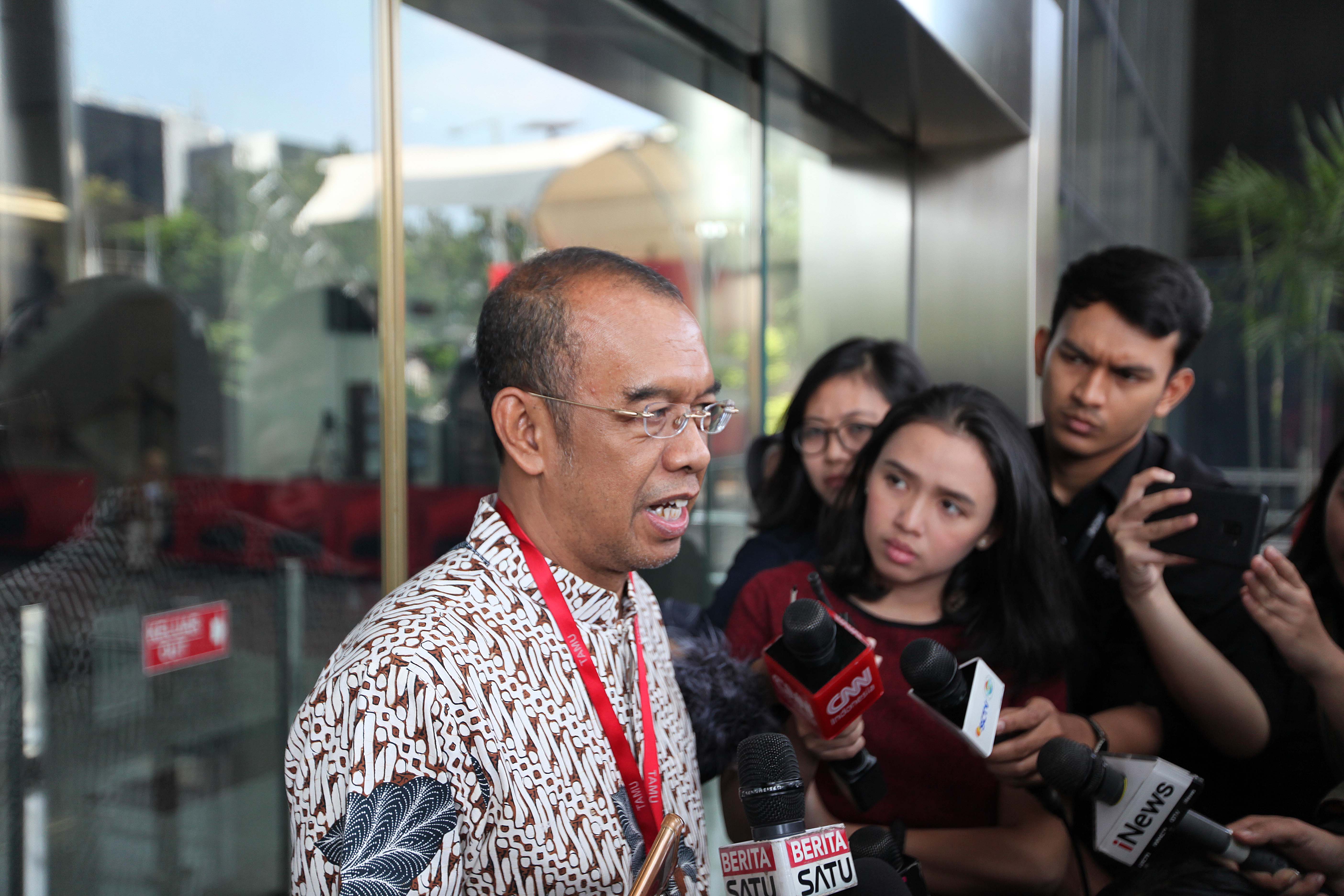  Sekretaris Kementerian Pemuda dan Olahraga Gatot S Dewa Broto