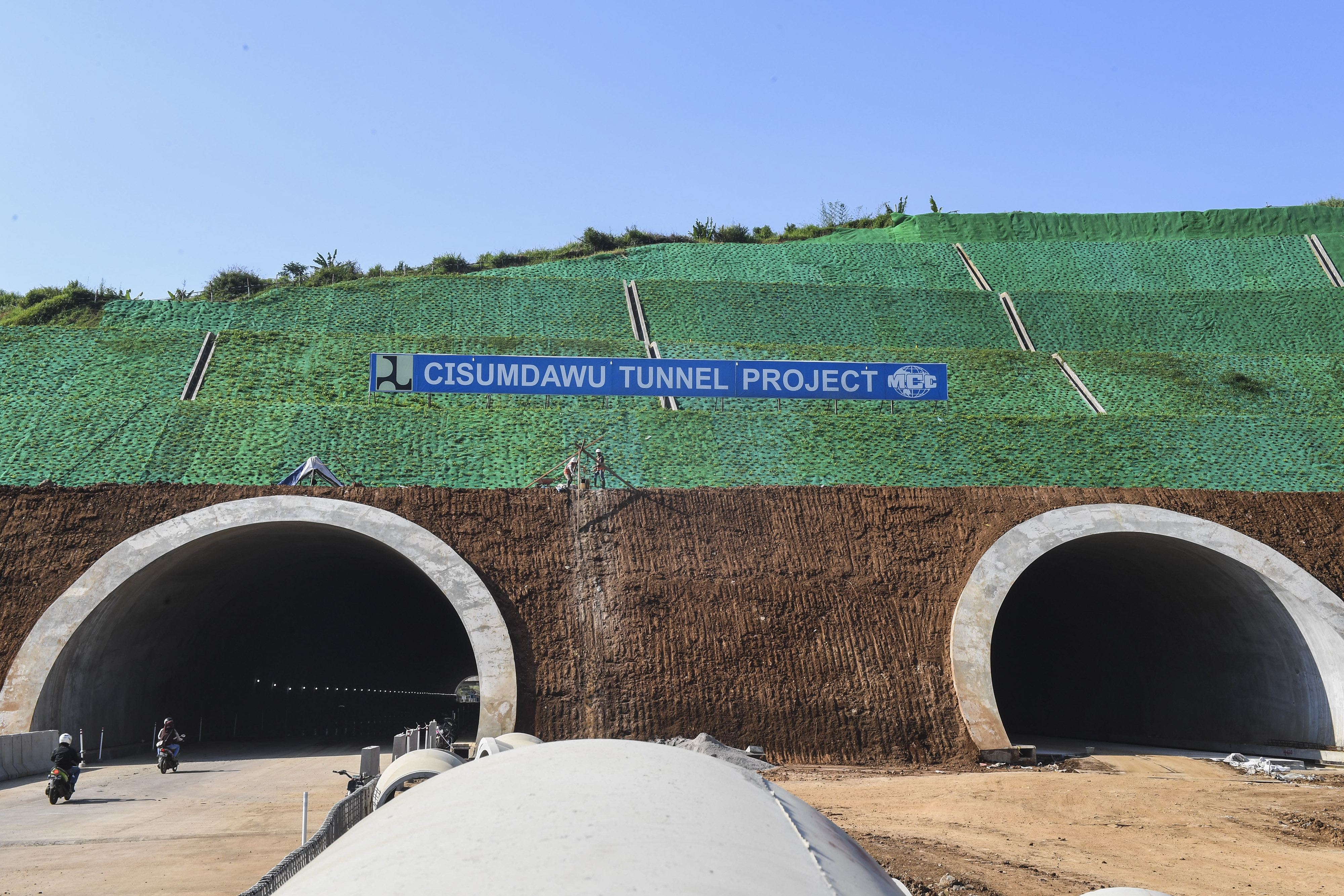 Proyek pembangunan jalan Tol Cileunyi-Sumedang-Dawuan (Cisumdawu) di Kabupaten Sumedang, Jawa Barat