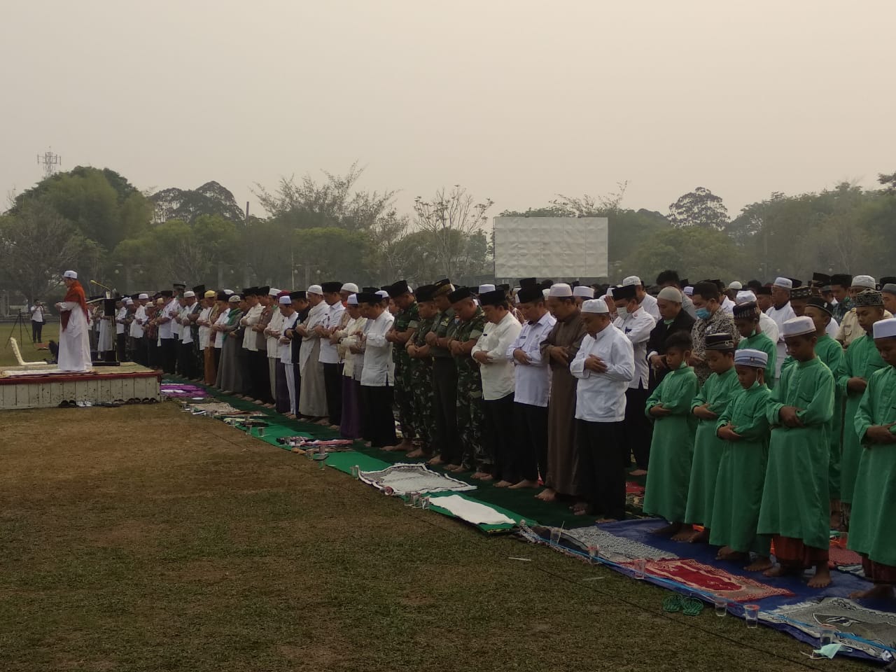Pemprov dan Masyarakat Kalteng melakukan salat istisqa untuk meminta hujan
