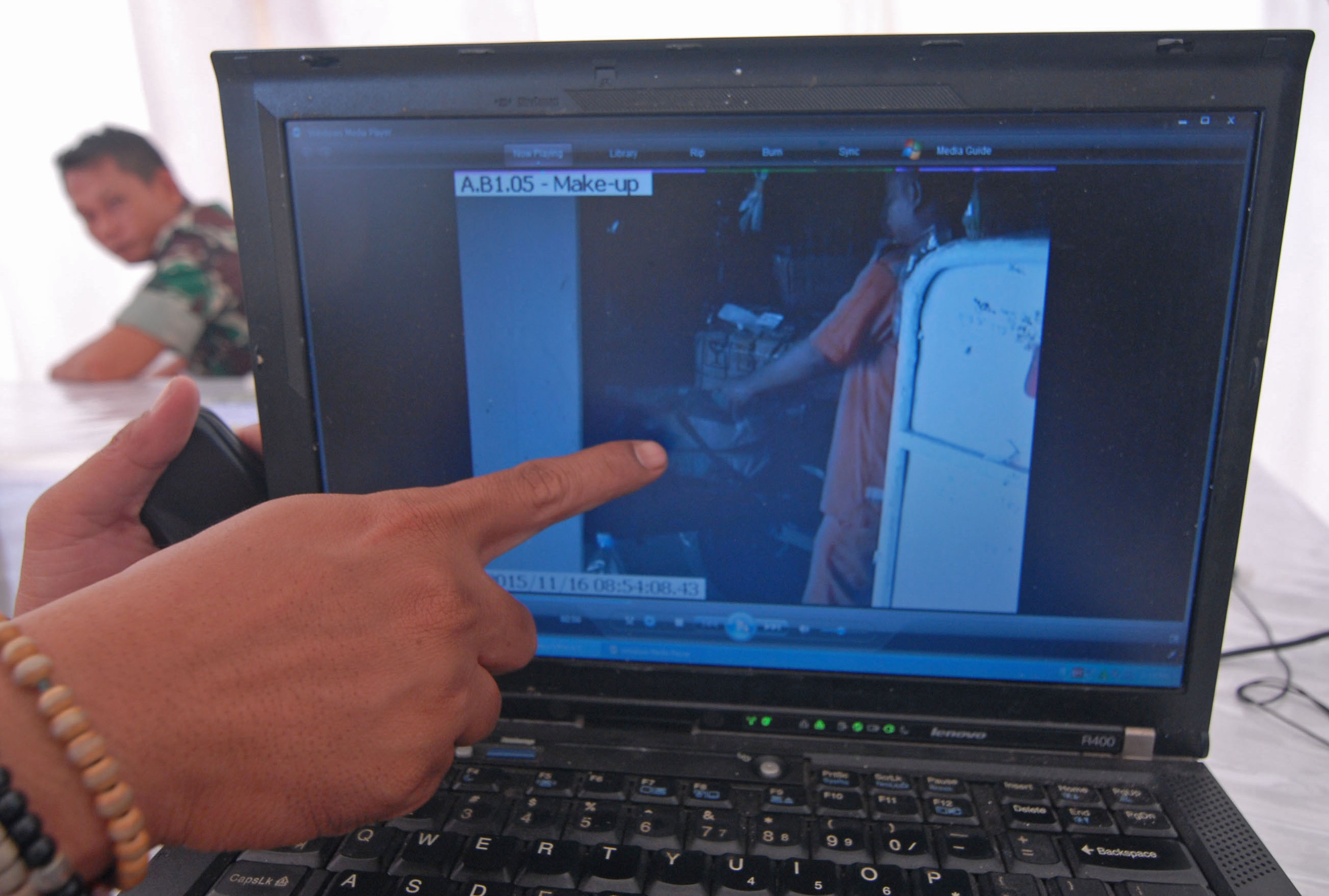 Ilustrasi: Pembobolan koper milik penumpang.