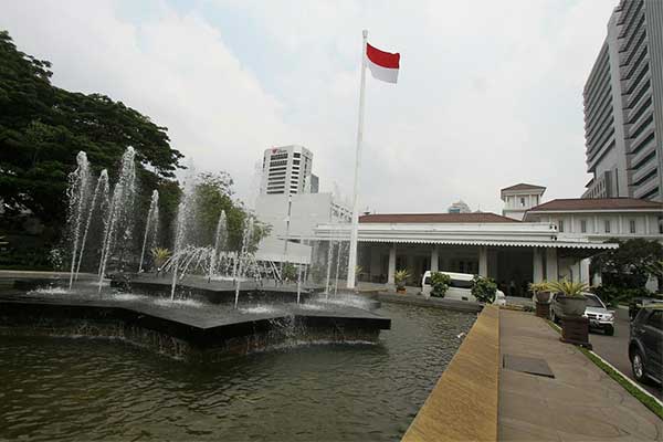 Ilustrasi -- Suasana di halaman Balai Kota DKI Jakarta, Kamis 10 September 2015