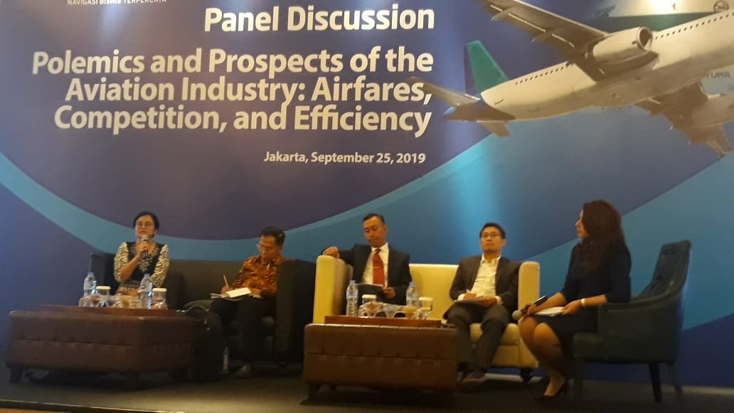 Panel Discussion dan Focus Group Discussion bertema 'Polemics and Prospects of the Aviation Industry: Airfares, Competition and Efficiency. 