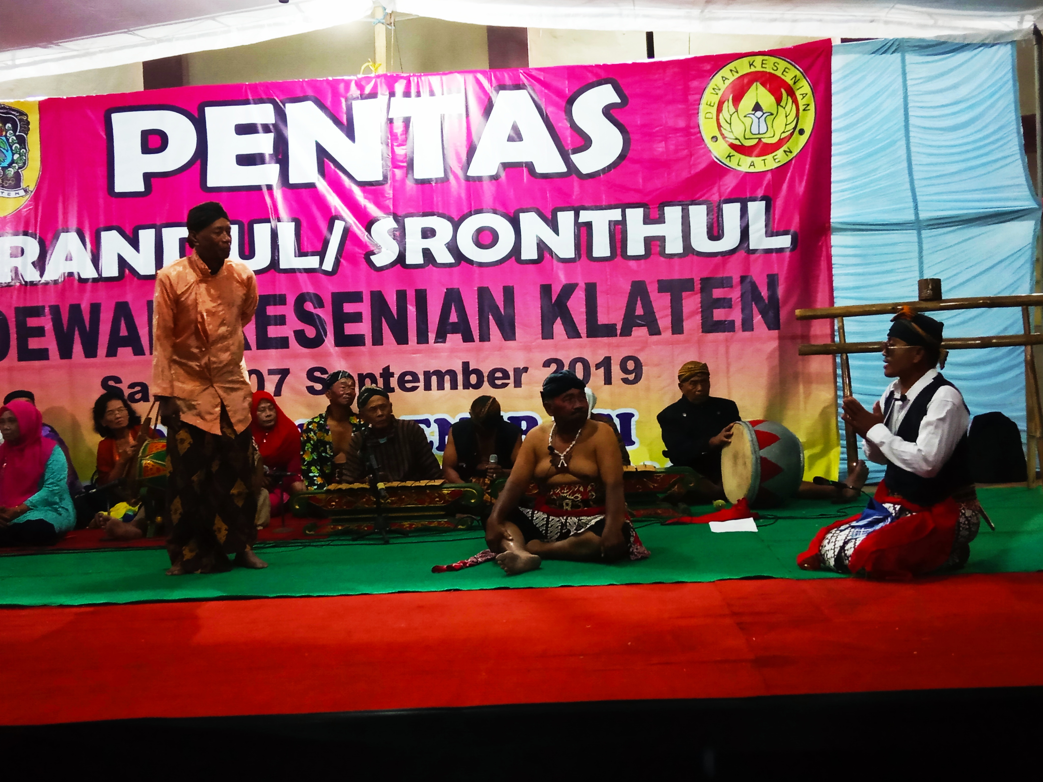 Pergelaran Srandul Sronthul