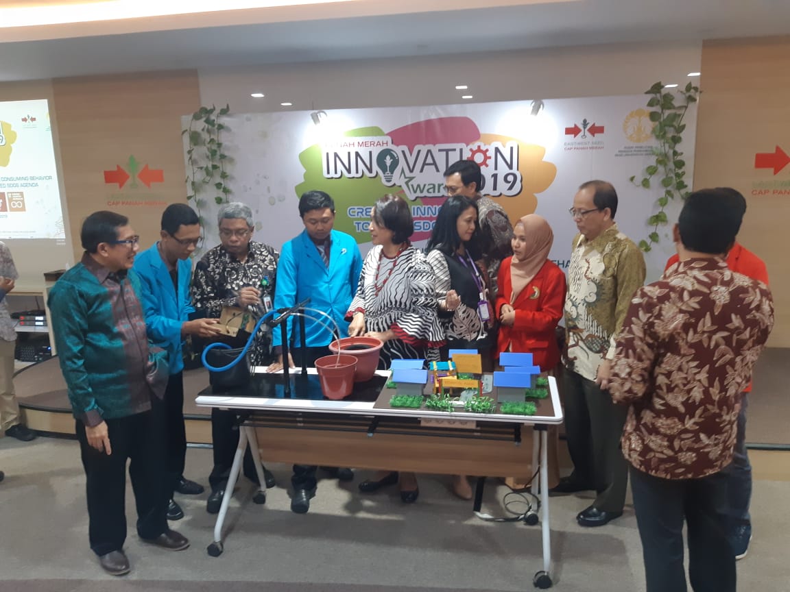 Presentasi inovasi mahasiswa dalam Panah Merah Innovation Award 2019