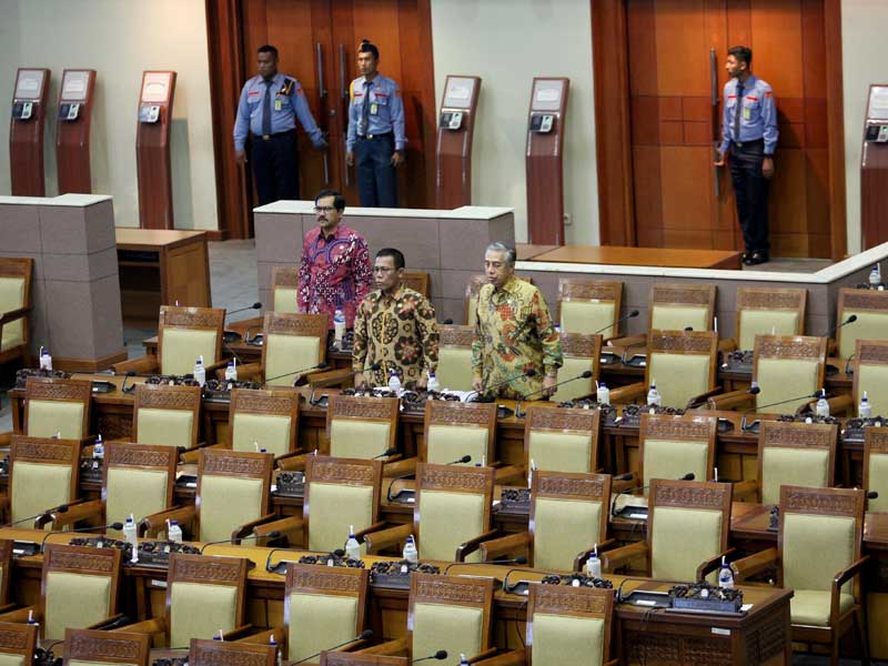 Anggota dewan mengikuti rapat paripurna di Gedung Nusantara II DPR, Kompleks Parlemen Senayan, Jakarta.