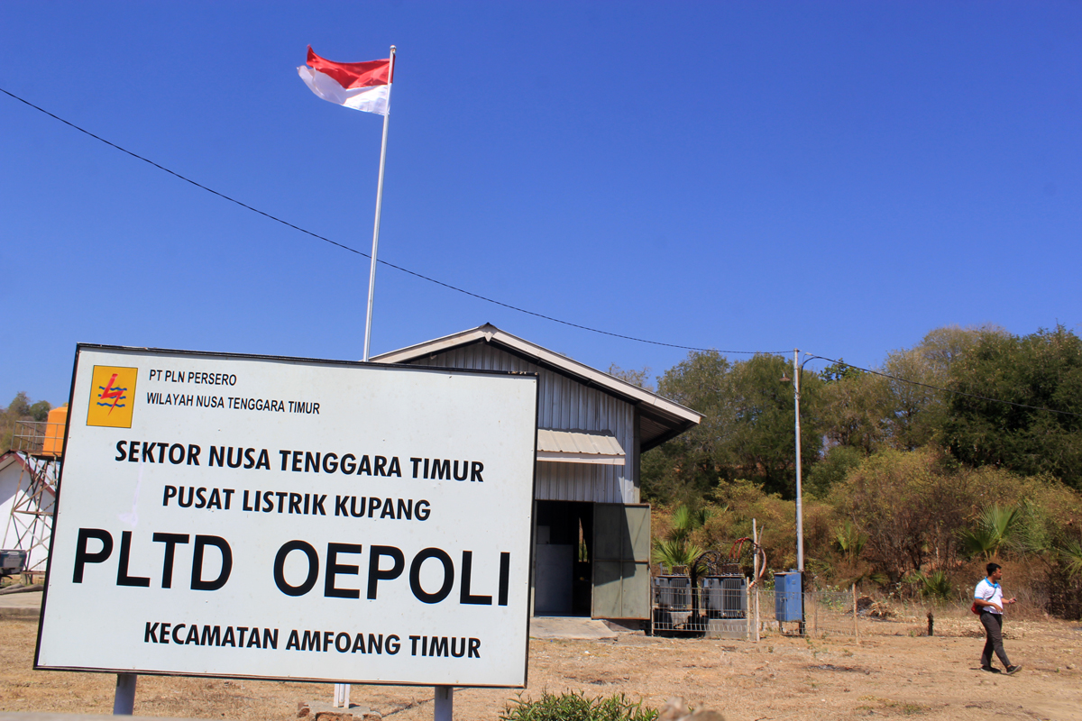 Pembangkit Listrik Tenaga Diesel (PLTD) Oepoli di Desa Netemnanu Utara, Kabupaten Kupang, NTT.