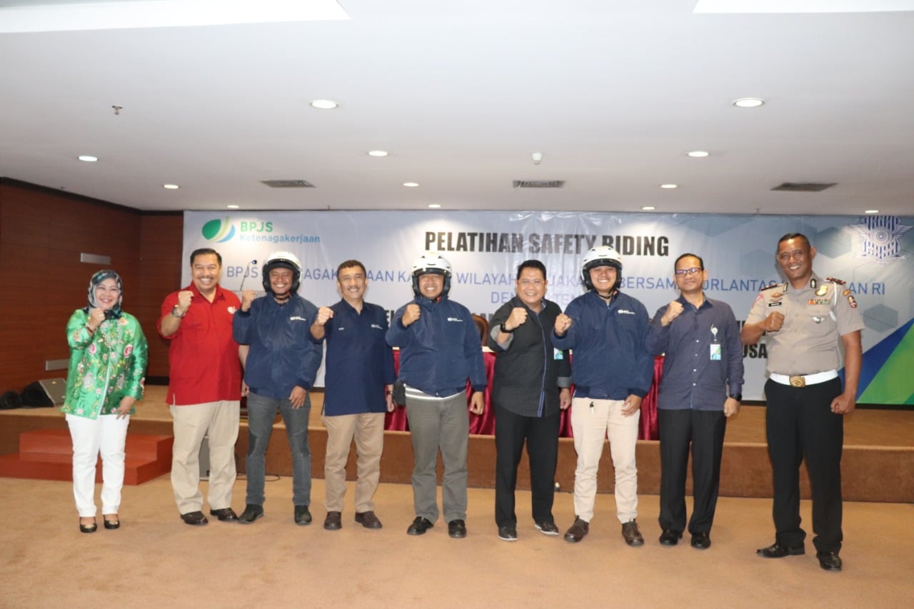  Kegiatan pelatihan safety riding kepada 320 peserta dari berbagai perusahaan binaan di jajaran Kantor BPJS TK Wilayah DKI Jakarta.