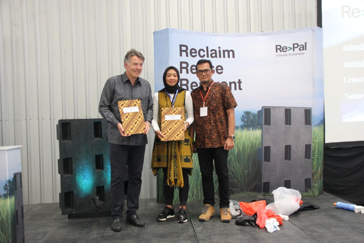  Nota kesepahaman antara Danon-Aqua dan Re>Pal Indonesia terkait daur ulang. 