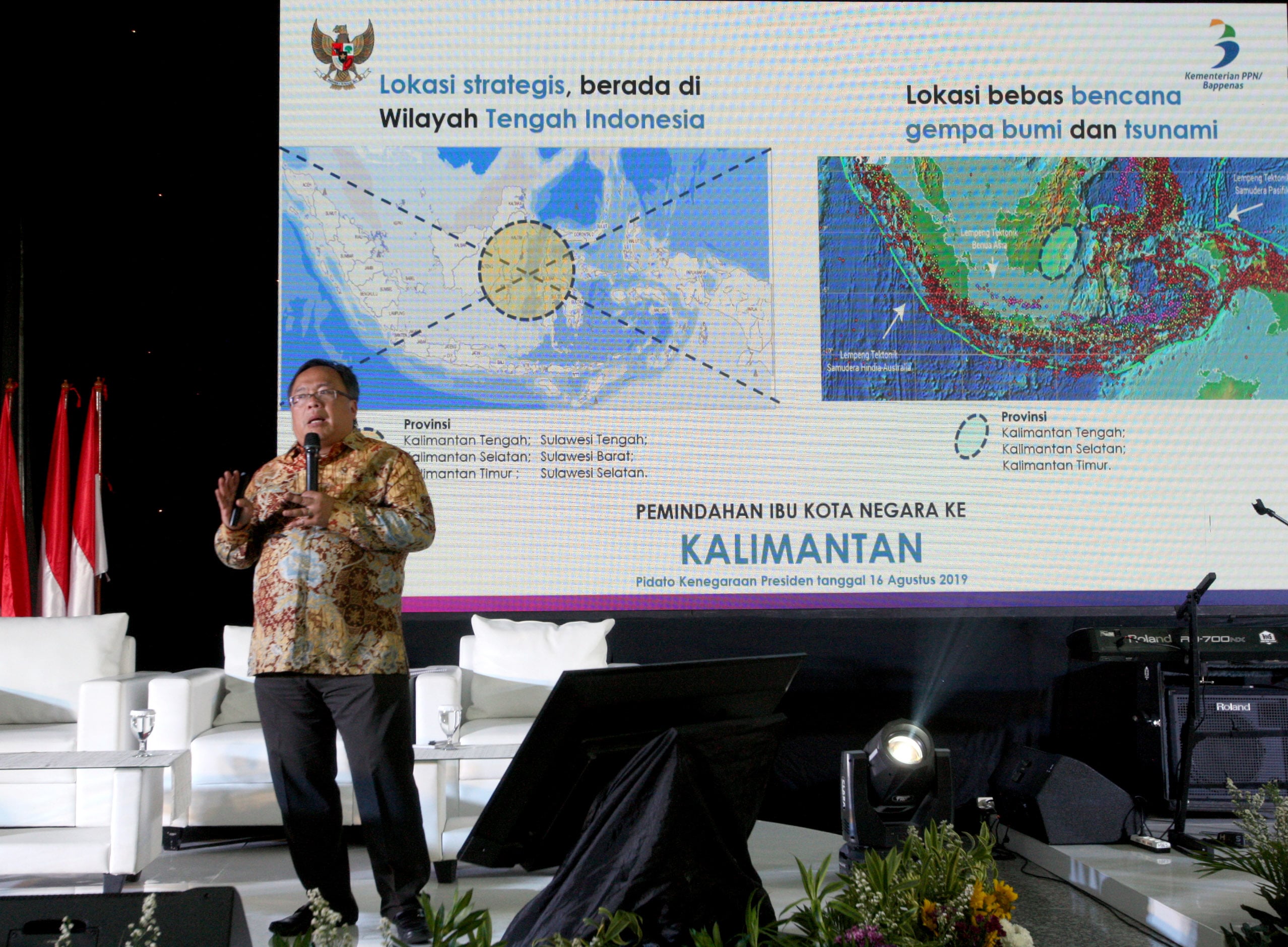 Diskusi pindah ibu kota.