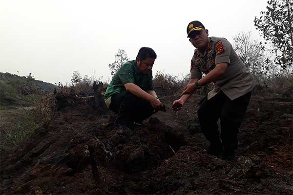 Gubernur Sumsel Herman Deru bersama Pangdam II Sriwijaya Mayjend TNI Irwan dan Kapolda Sumsel Irjen Pol Firli Bahuri 