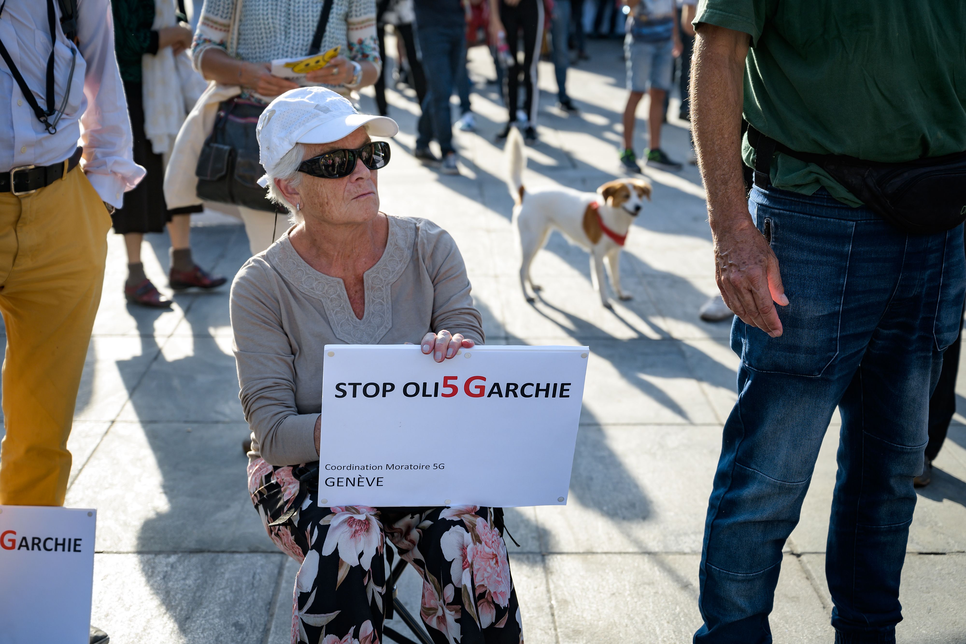 Protes soal 5G di Swiss