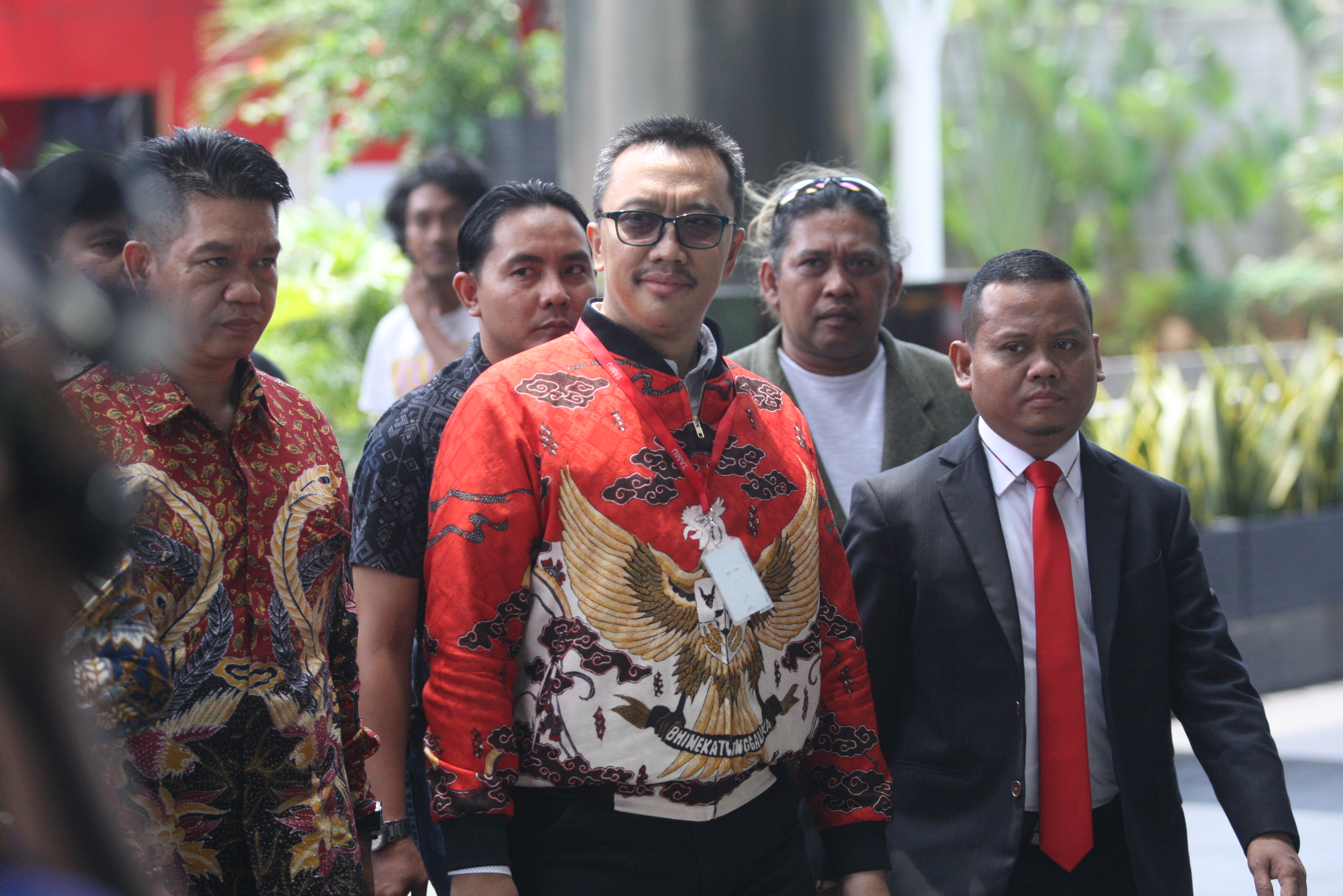 mantan Menpora Imam Nahrawi saat menjalani pemeriksaan perdana sebagai tersangka dana hibah KONI