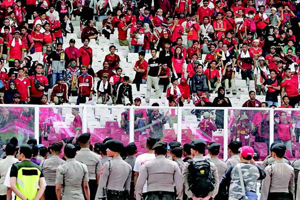 Para Suporter Indonesia di stadion GBK